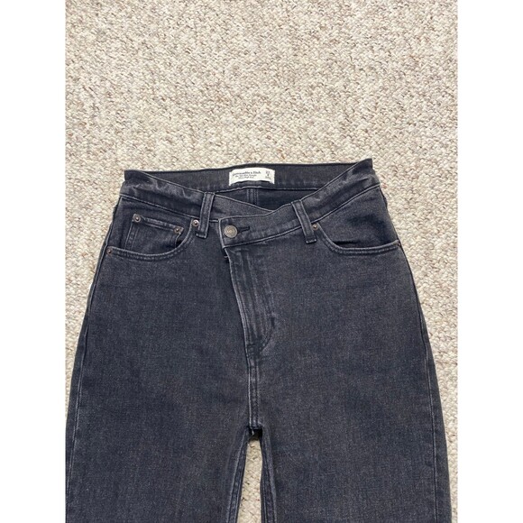 Abercrombie & Fitch The 90s Slim Straight Ultra High-Rise Crossover Waist Black - Picture 6 of 11